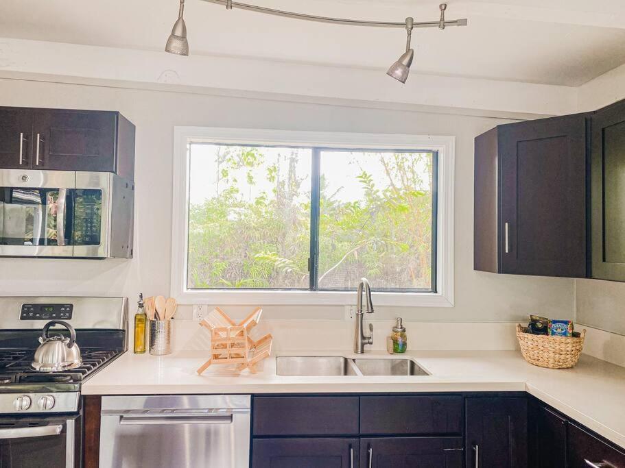 Monstera Bungalow, Spacious, King Bed, Big Kitchen Keaau Extérieur photo
