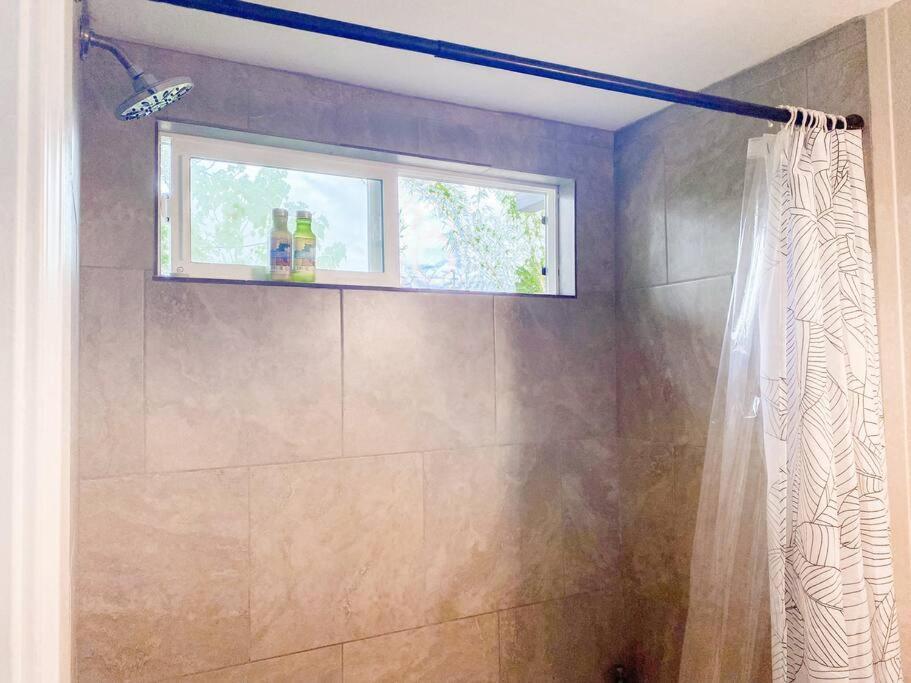 Monstera Bungalow, Spacious, King Bed, Big Kitchen Keaau Extérieur photo